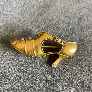 MMA Gold Victorian Shoe Brooch